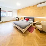 Апартаменты Kamr'ca *