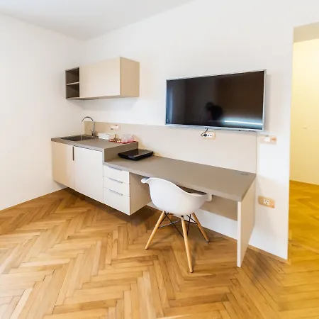 Kamr'ca Apartman *